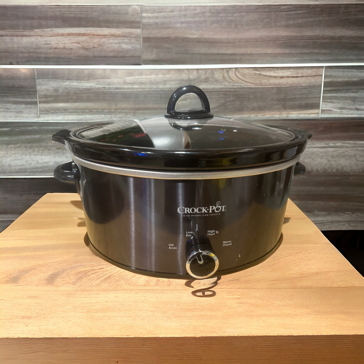 CROCKPOT Slow Cooker (SCCPVM600BS-33) - Black Stainless Steel - 7.0 Qt - (Teated in Good Used Condition)